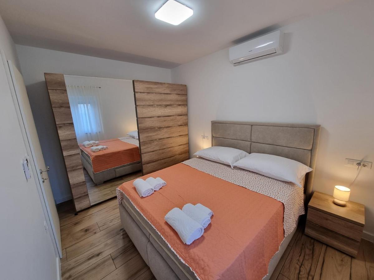 Apartman Lovre Zadar Bagian luar foto